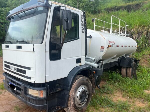 Caminhão Iveco Eurocargo 170E22 ano 2011 - Imagem 2