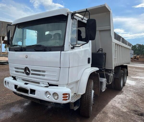 Caminhão Mercedes Benz 2423K ano 2005