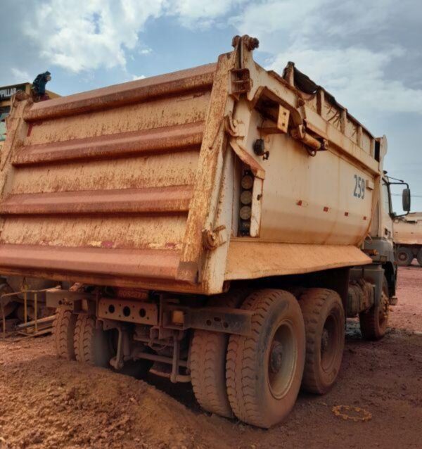 Caminhão Mercedes Benz 4144 6x4 ano 2008 - Imagem 2