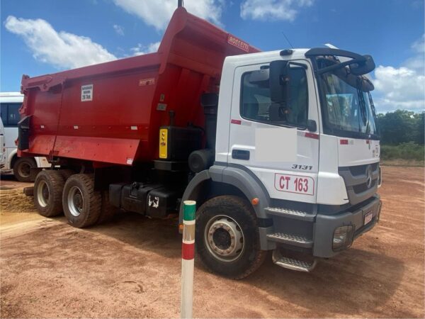 Caminhão Mercedes Benz AXOR 3131 6X4 ano 2020 - Imagem 2