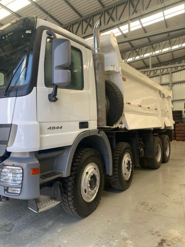 Caminhão Mercedes Benz Actros 4844 8X4 ano 2018 - Imagem 2