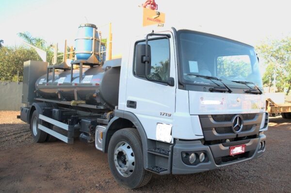 Caminhão Mercedes Benz Atego 1719 ano 2017 - Imagem 3