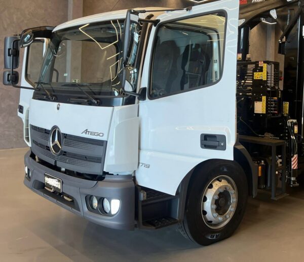 Caminhão Mercedes Benz Atego 1719 ano 2024