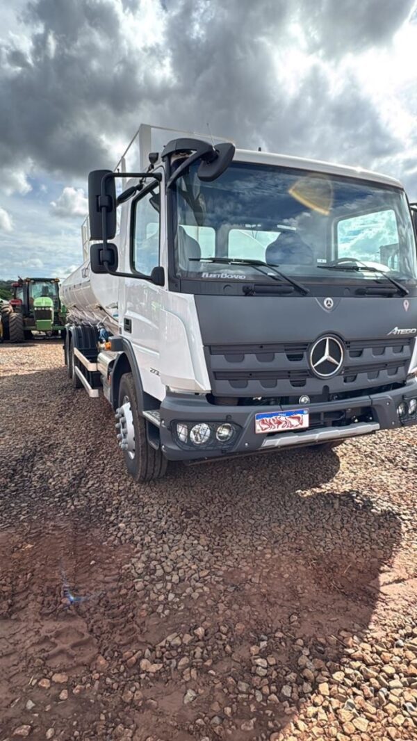 Caminhão Mercedes Benz Atego 2730 ano 2025