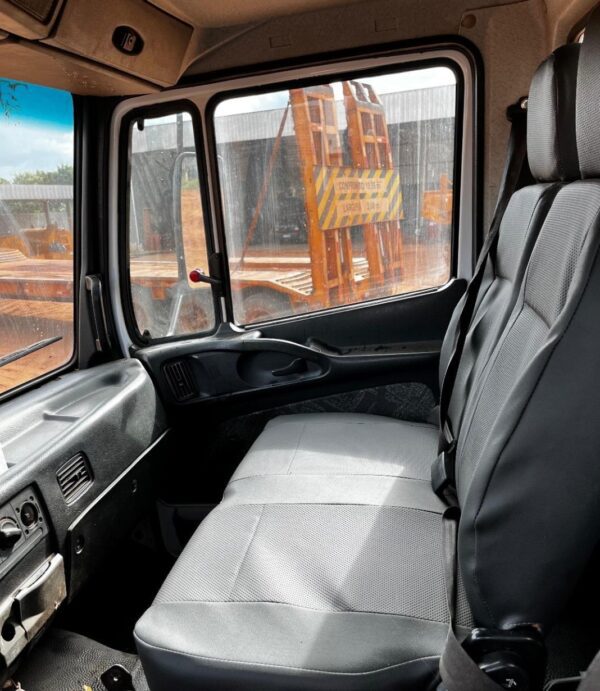 Caminhão Mercedes Benz Atron 1719 ano 2014 - Imagem 4