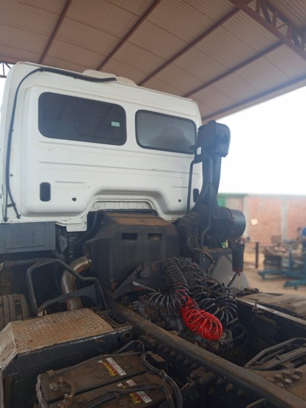 Caminhão Mercedes Benz Axor 3344 ano 2017 - Imagem 2