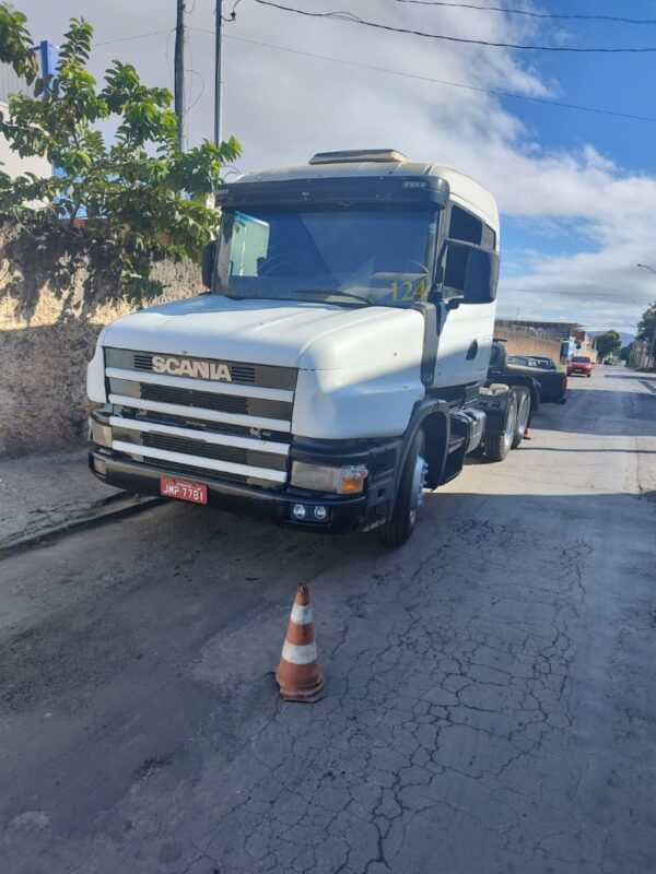 Caminhão Scania 124 G 420 ano 2000 - Imagem 3