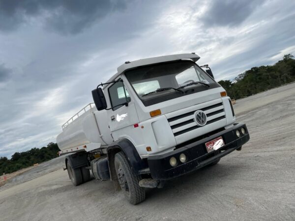 Caminhão Volkswagen 13180 ano 2003