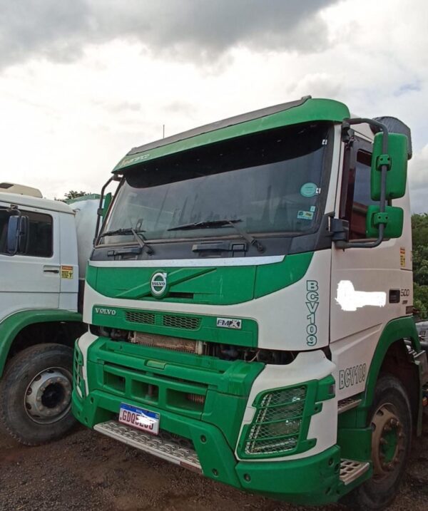 Caminhão Volvo FMX 500 ano 2016