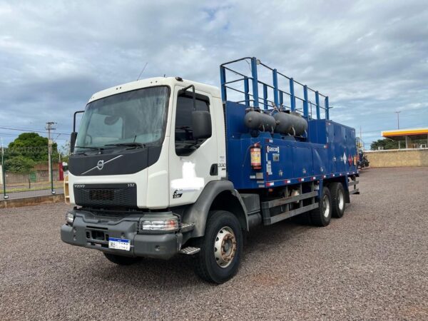 Caminhão Volvo VM330 ano 2019
