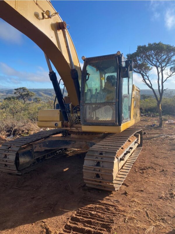 Escavadeira Caterpillar 323 - Imagem 7