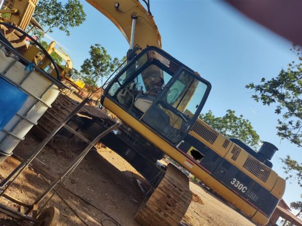 Escavadeira Caterpillar 330CLME ano 2003 - Imagem 2