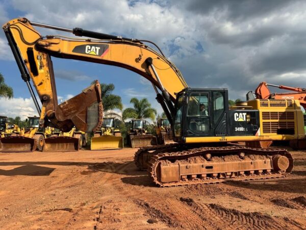 Escavadeira Caterpillar 349D2L ano 2018