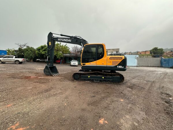Escavadeira Hyundai R140LC-9 ano 2020