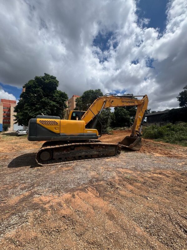 Escavadeira Hyundai R220LC-9 ano 2014 - Imagem 3