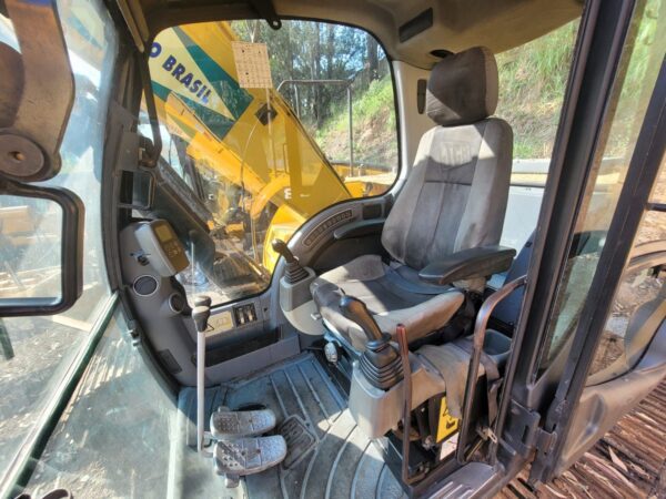 Escavadeira JCB JS200LC ano 2009 - Imagem 5