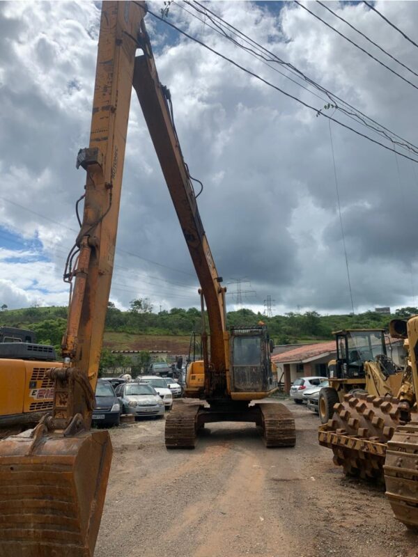Escavadeira JCB JS220 LR ano 2010