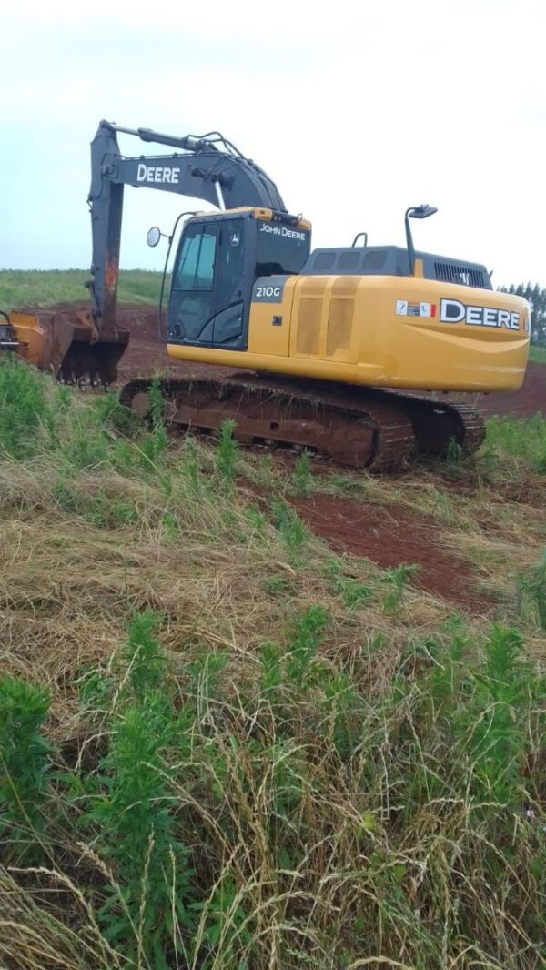 Escavadeira John Deere 210G ano 2017 - Imagem 2