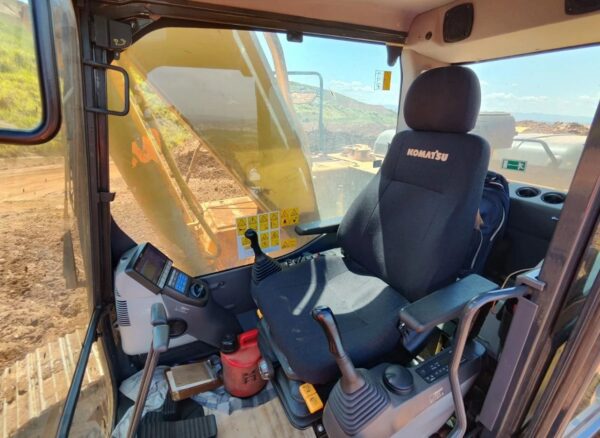 Escavadeira Komatsu PC 210 ano 2023 - Imagem 2