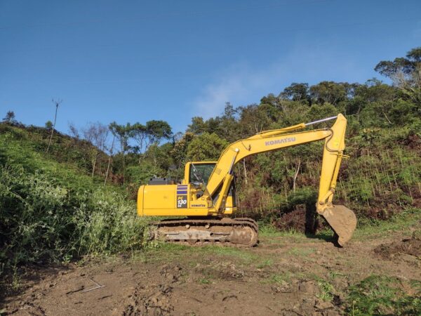 Escavadeira Komatsu PC130 ano 2023 - Imagem 2