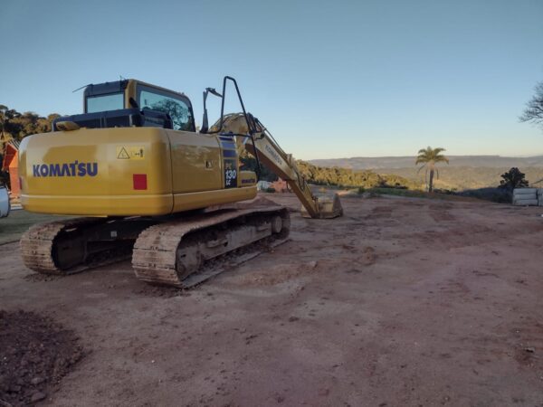 Escavadeira Komatsu PC130 ano 2023 - Imagem 4