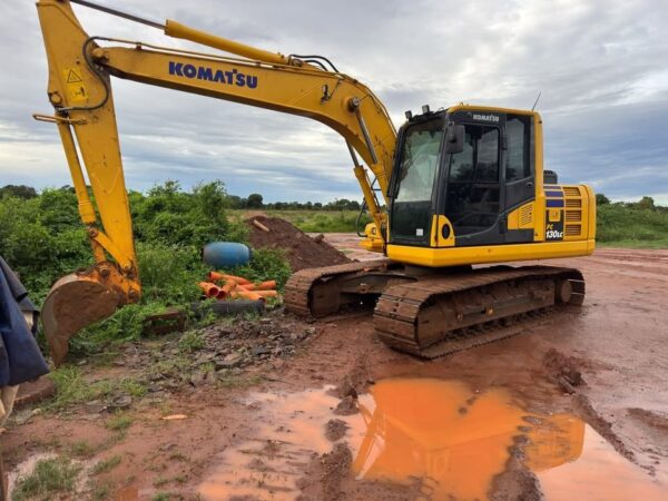 Escavadeira Komatsu PC130 ano 2024