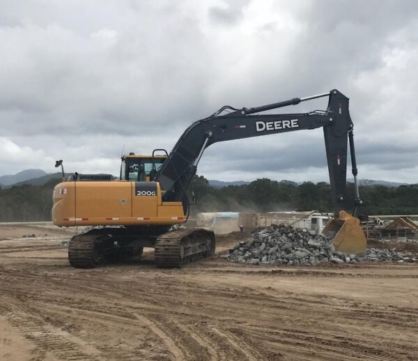 Escavadeira Komatsu PC130 ano 2024 - Imagem 3
