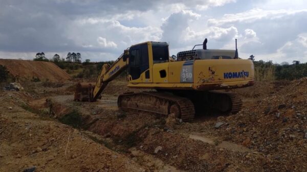 Escavadeira Komatsu PC350 ano 2013 - Imagem 3