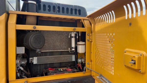 Escavadeira SANY SY135 C ano 2020 - Imagem 2