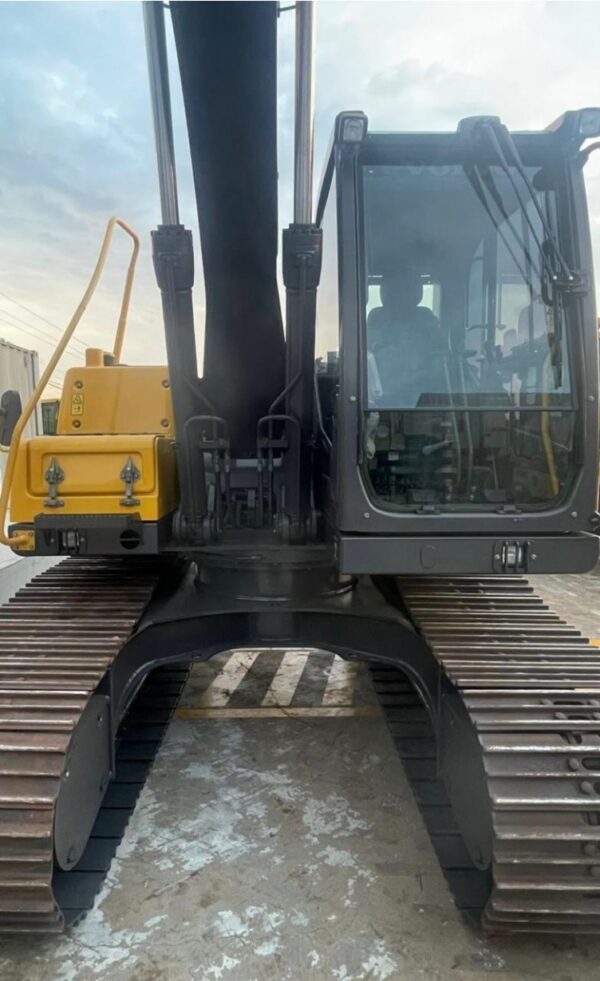 Escavadeira Volvo EC140DLM ano 2021 - Imagem 3