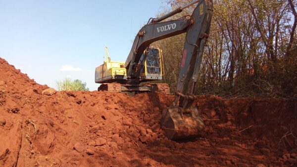 Escavadeira Volvo EC210B ano 2008 - Imagem 3