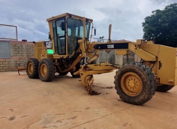 Motoniveladora Caterpillar 120K ano 2010