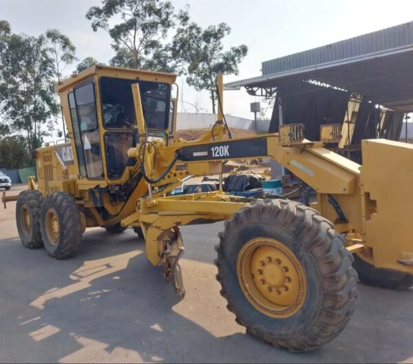 Motoniveladora Caterpillar 120K ano 2014