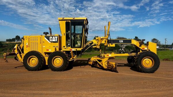 Motoniveladora Caterpillar 12K ano 2012
