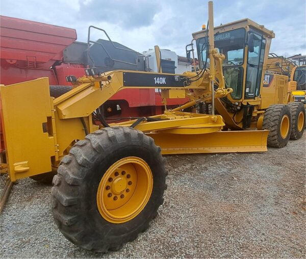 Motoniveladora Caterpillar 140K ano 2014