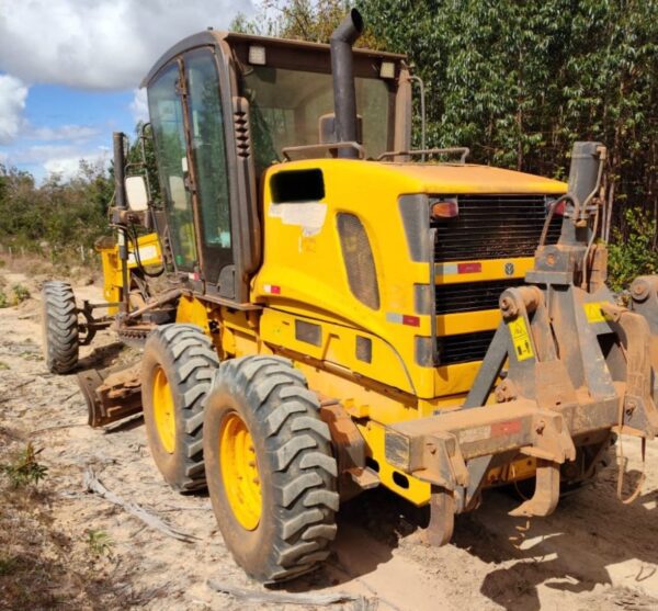 Motoniveladora New Holland RG140B ano 2013