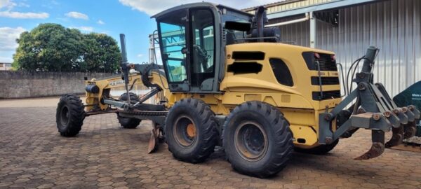 Motoniveladora New Holland RG170 B ano 2011 - Imagem 3