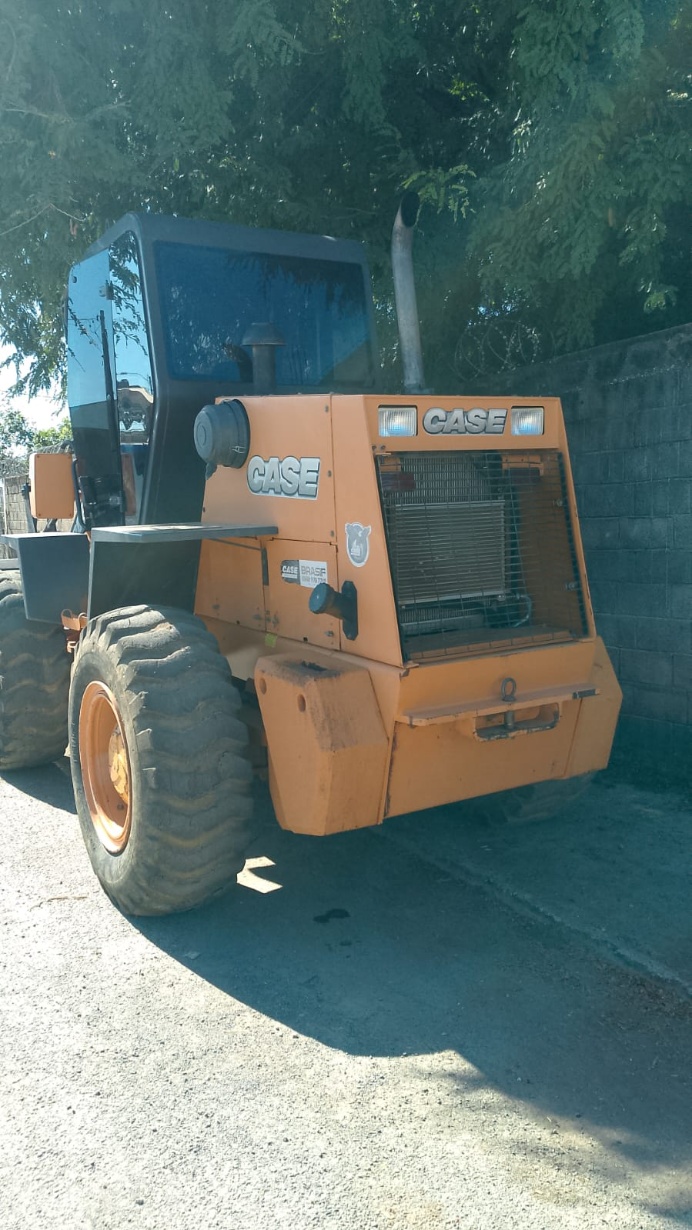 Pá Carregadeira Case W20E ano 2012 - Imagem 7