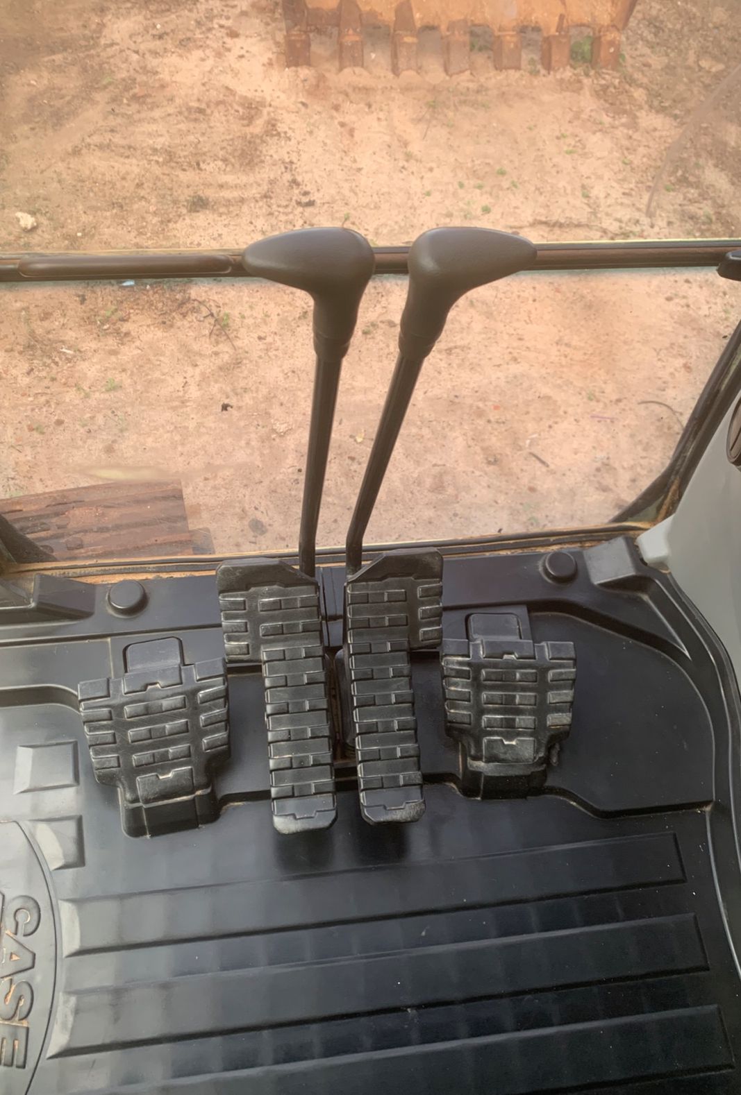 ESCAVADEIRA CASE CX220B – OPORTUNIDADE - Imagem 6