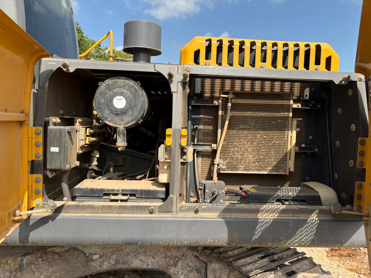 ESCAVADEIRA VOLVO EC220DL – 2020 - Imagem 7