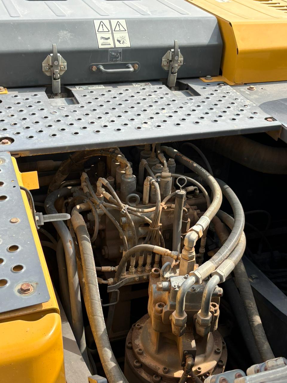 ESCAVADEIRA VOLVO EC220DL – 2020 - Imagem 6