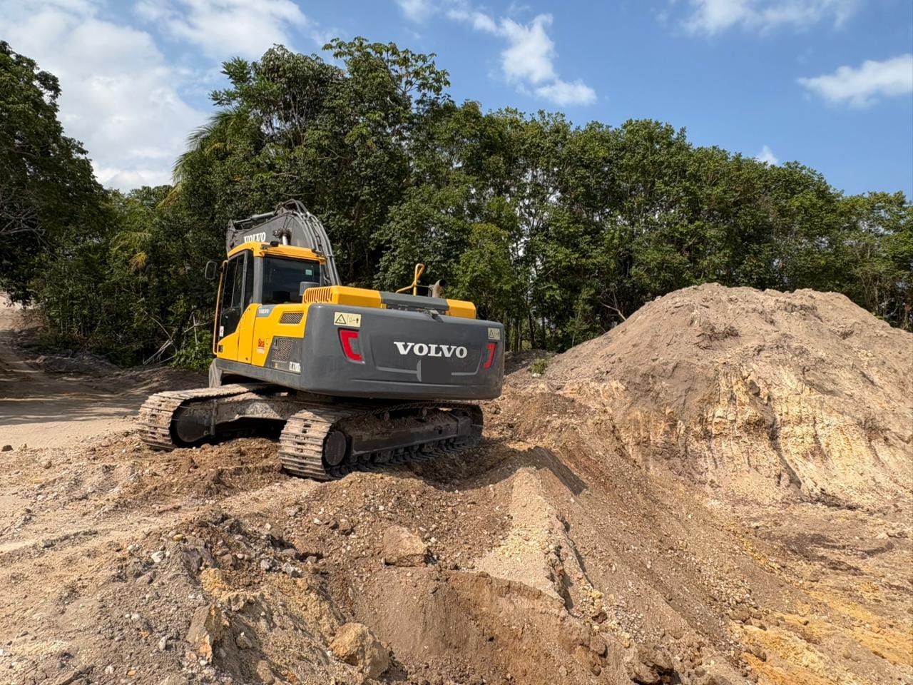 ESCAVADEIRA VOLVO EC220DL – 2020 - Imagem 9