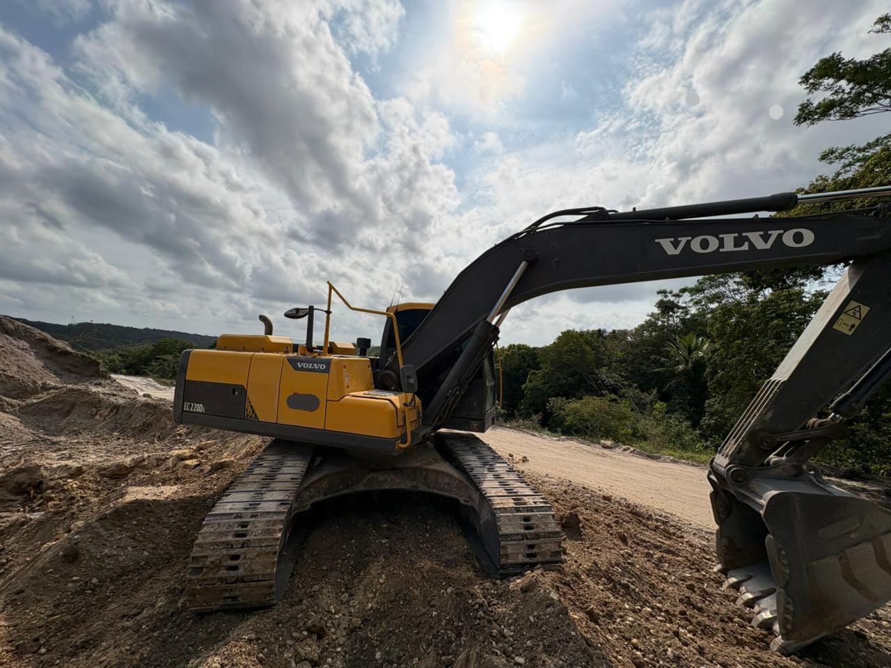 ESCAVADEIRA VOLVO EC220DL – 2020 - Imagem 10