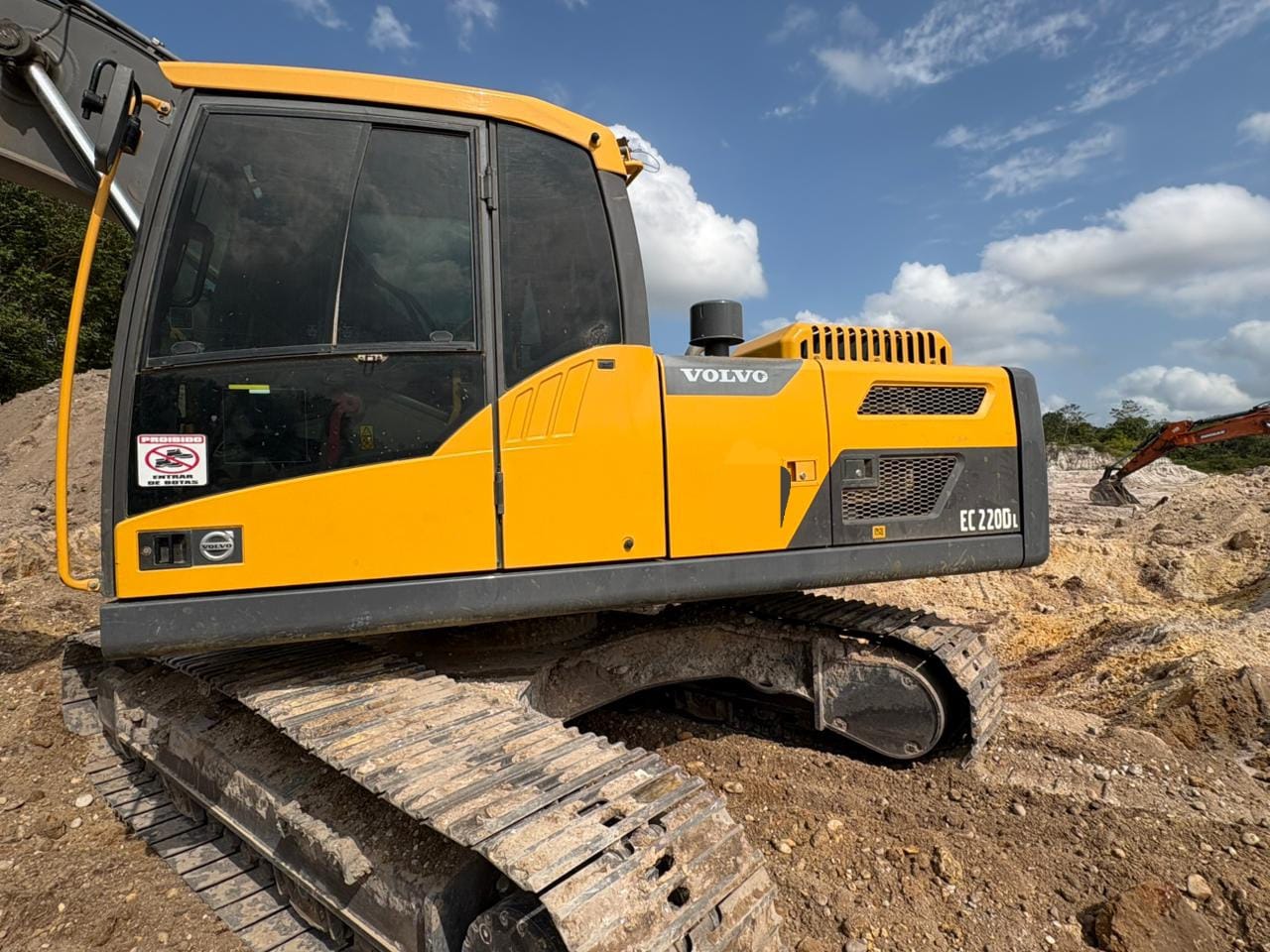 ESCAVADEIRA VOLVO EC220DL – 2020 - Imagem 8