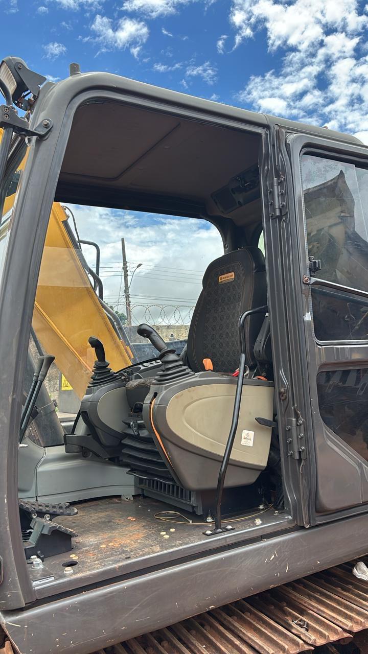 EXCAVADEIRA NEW HOLLAND 145 – OPORTUNIDADE! - Imagem 3