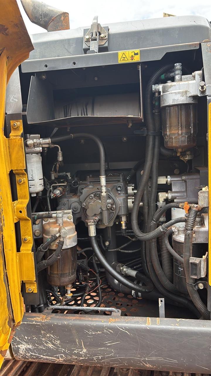 EXCAVADEIRA NEW HOLLAND 145 – OPORTUNIDADE! - Imagem 4