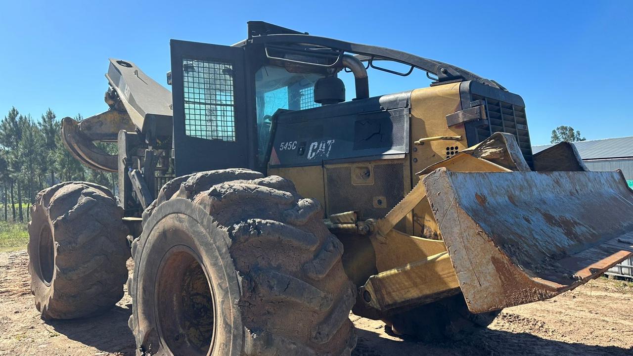 Skidder CAT 545 – Ano 2012 - Imagem 3