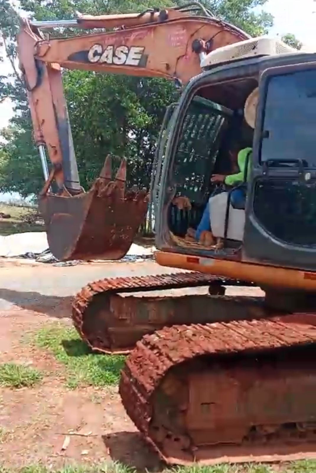 CASE CX220C 2012 – Oportunidade em Belo Horizonte - Imagem 4