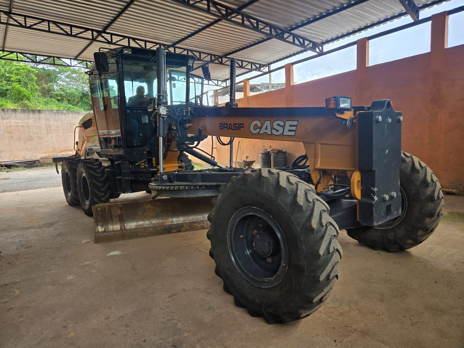 Motoniveladora Case 845B 2024 com 800 horas – Único Dono e Impecável - Imagem 4