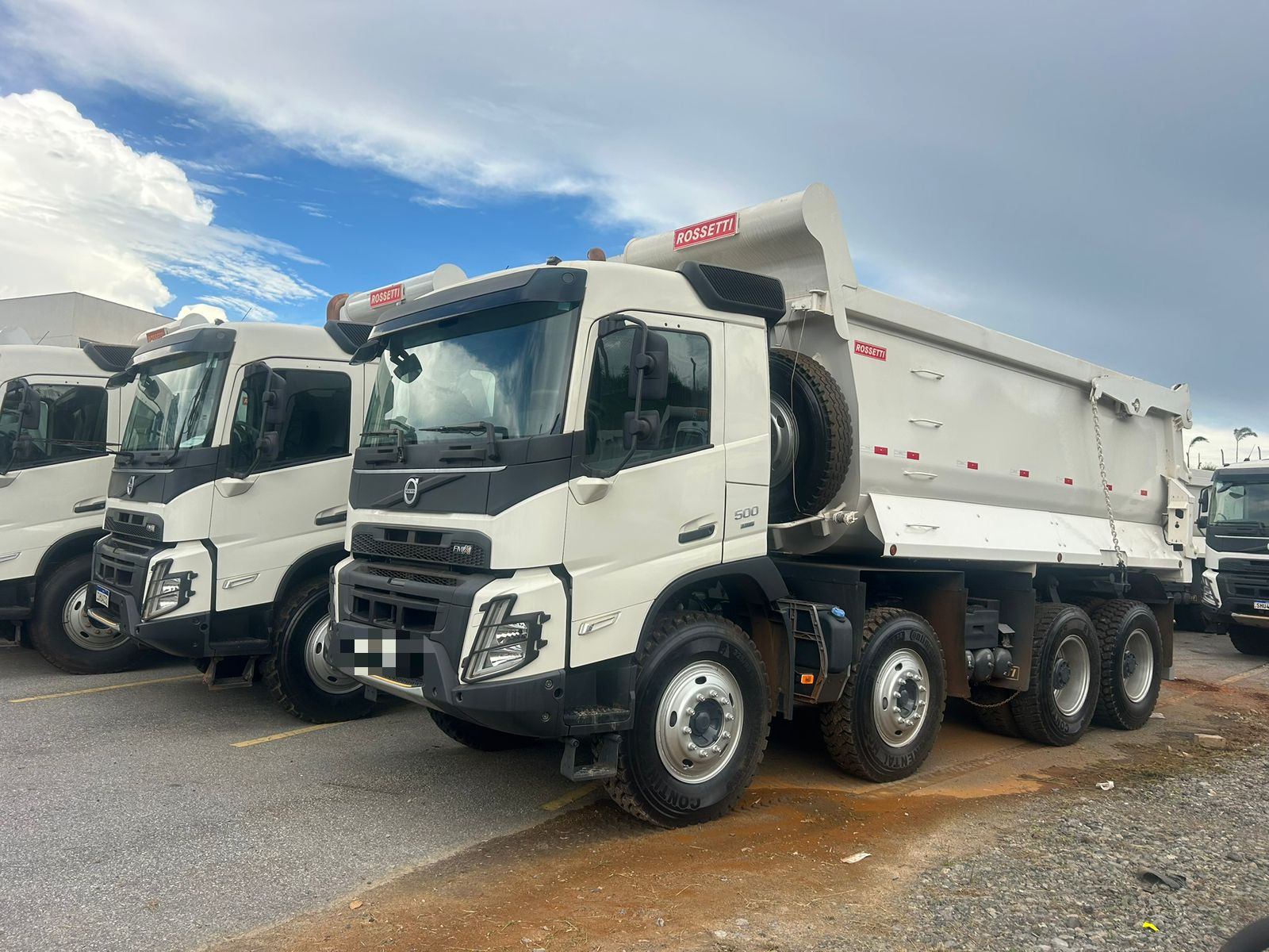 Volvo FMX 500 6x4 Basculante 2022 – Caçamba Rossetti 22 m³ - Imagem 3